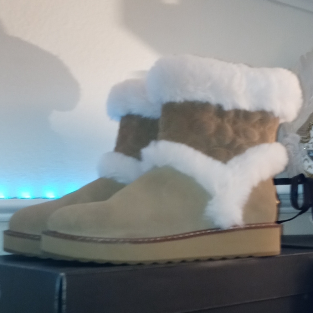Coach Boots - Picture 2 of 2